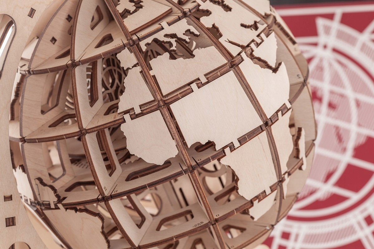 Globus - mechaniczne, drewniane puzzle 3D